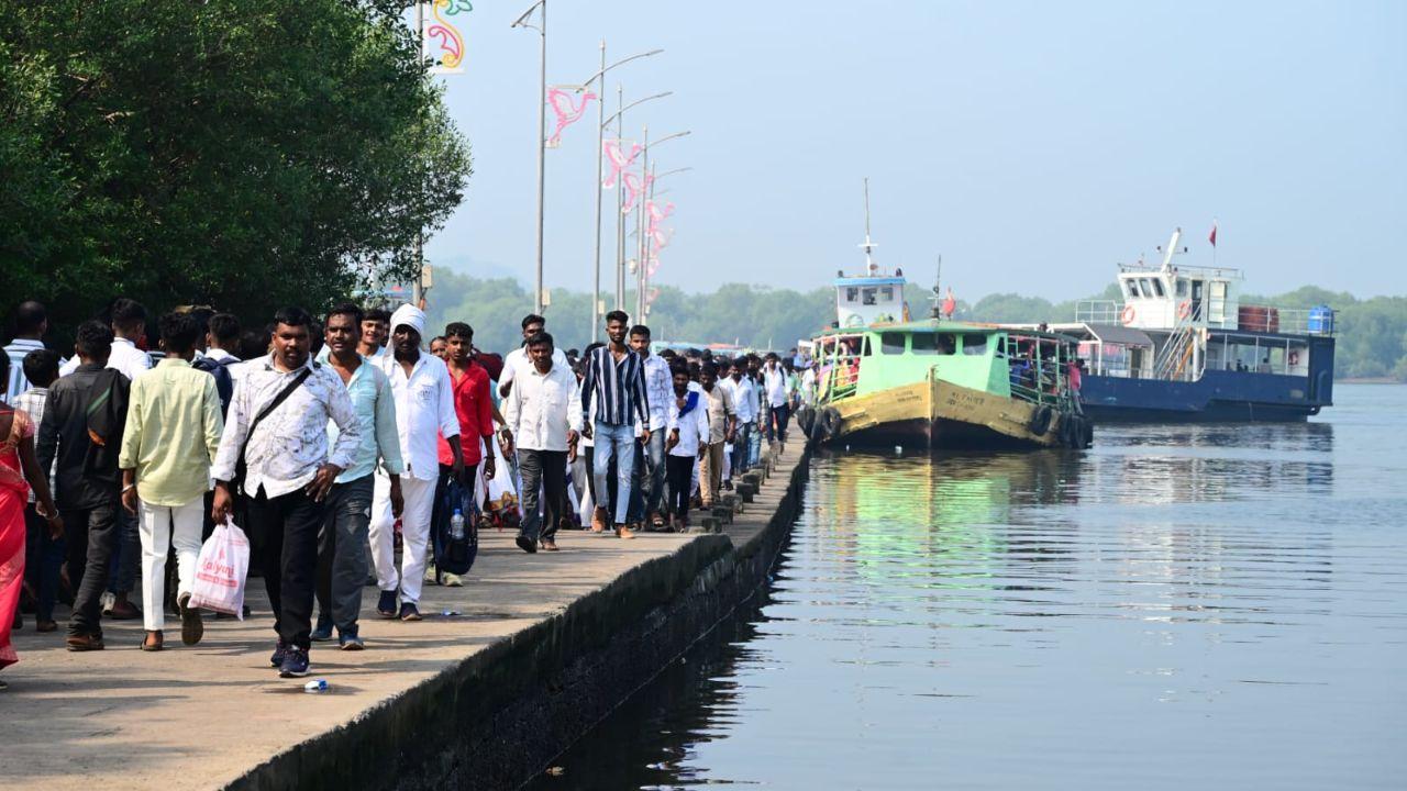 IN PHOTOS: Devotees pay tribute to Dr BR Ambedkar on Mahaparinirvan Diwas