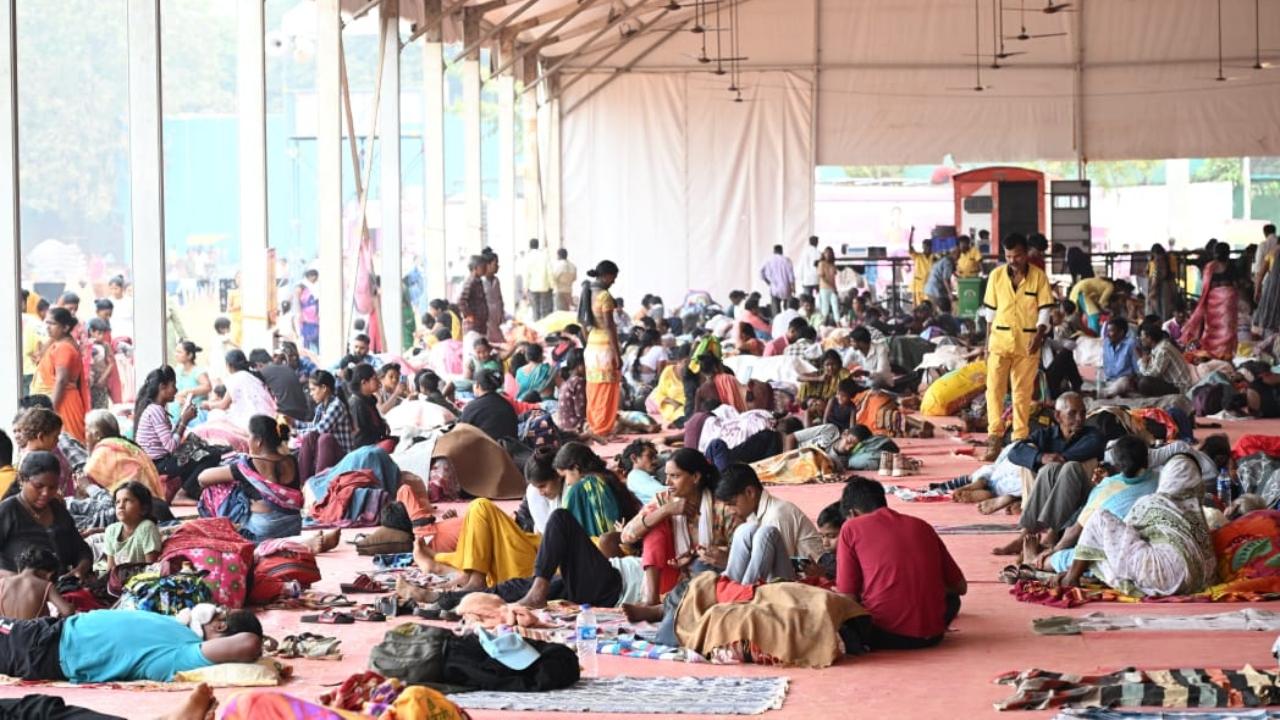 IN PHOTOS: Crowds begin gathering at Shivaji Park ahead of Mahaparinirvan Diwas