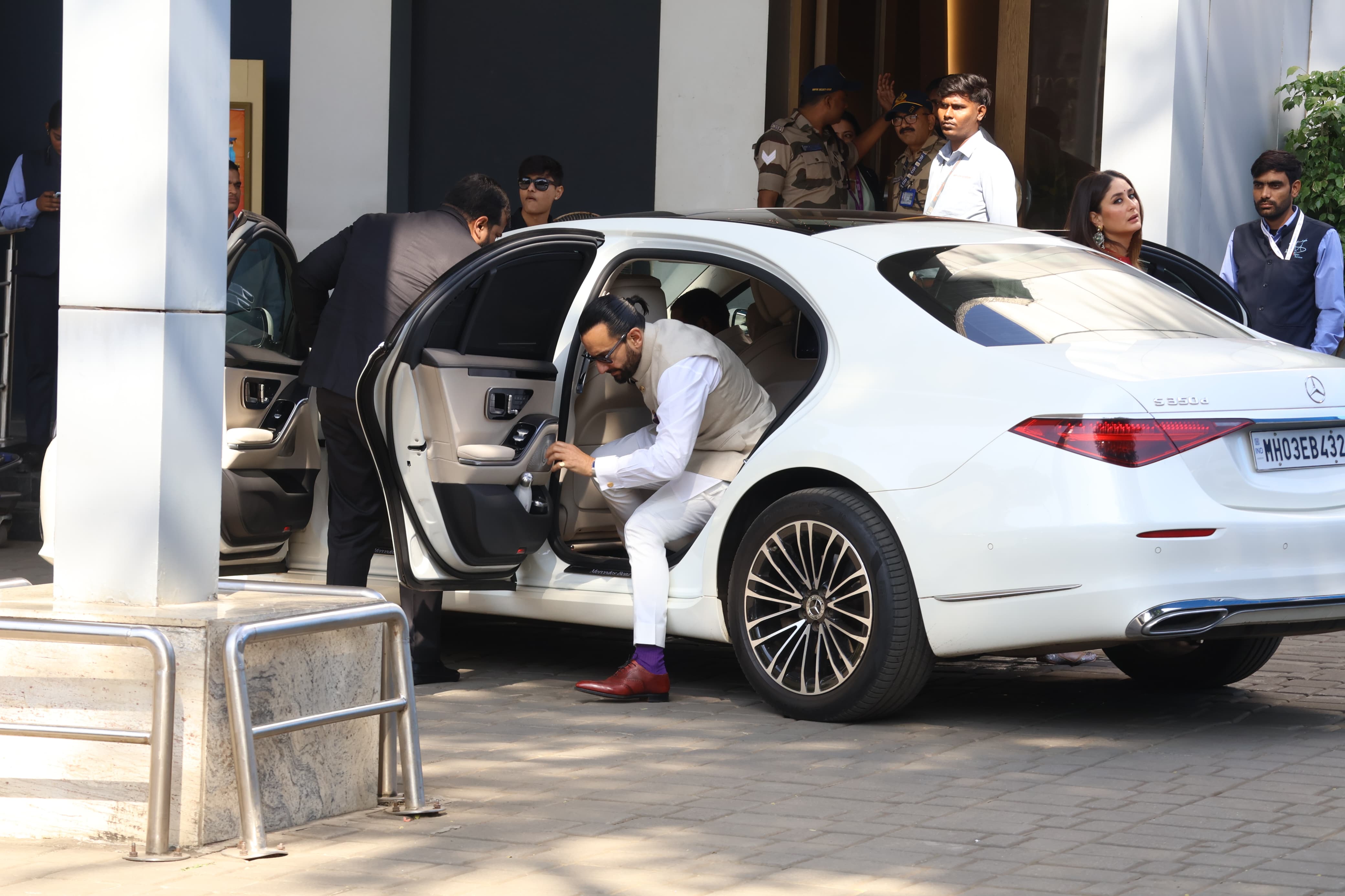 Saif Ali Khan also accompanied Kareena for the Kapoor family's trip to Delhi to meet Prime Minister Modi