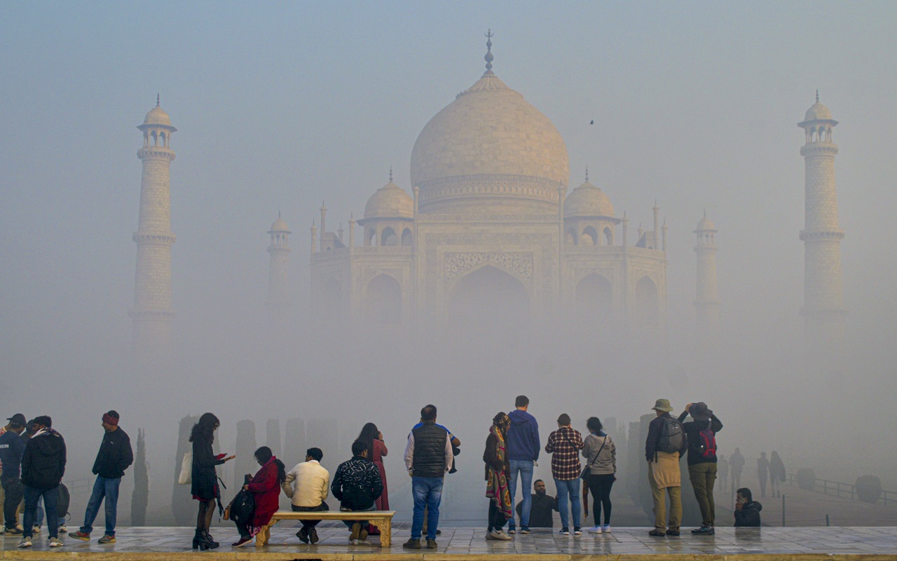 In Photos Severe Air Quality In Delhi Minimum Temperature Degrees