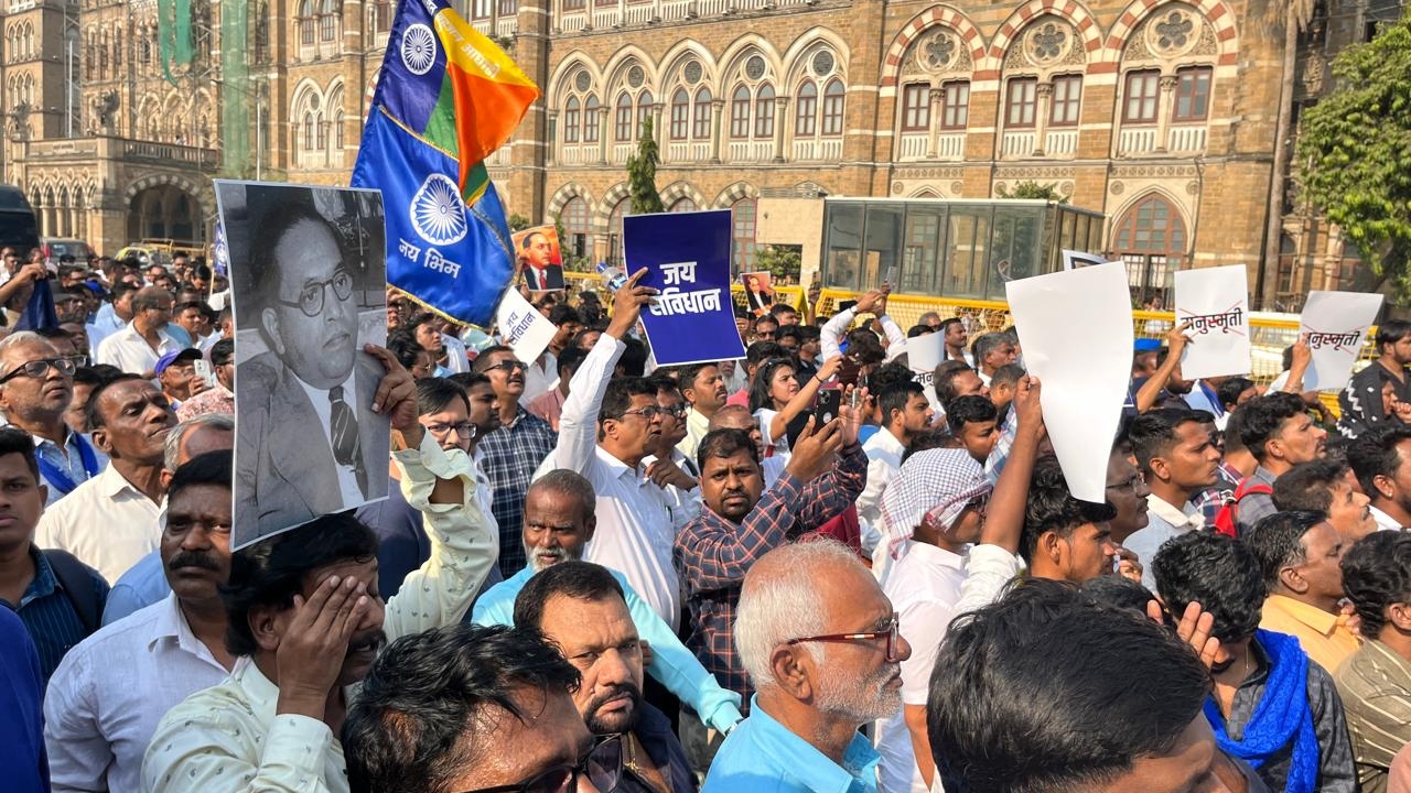 IN PHOTOS: VBA Hols Protest Against Amit Shah’s Remarks On Dr Babasaheb ...