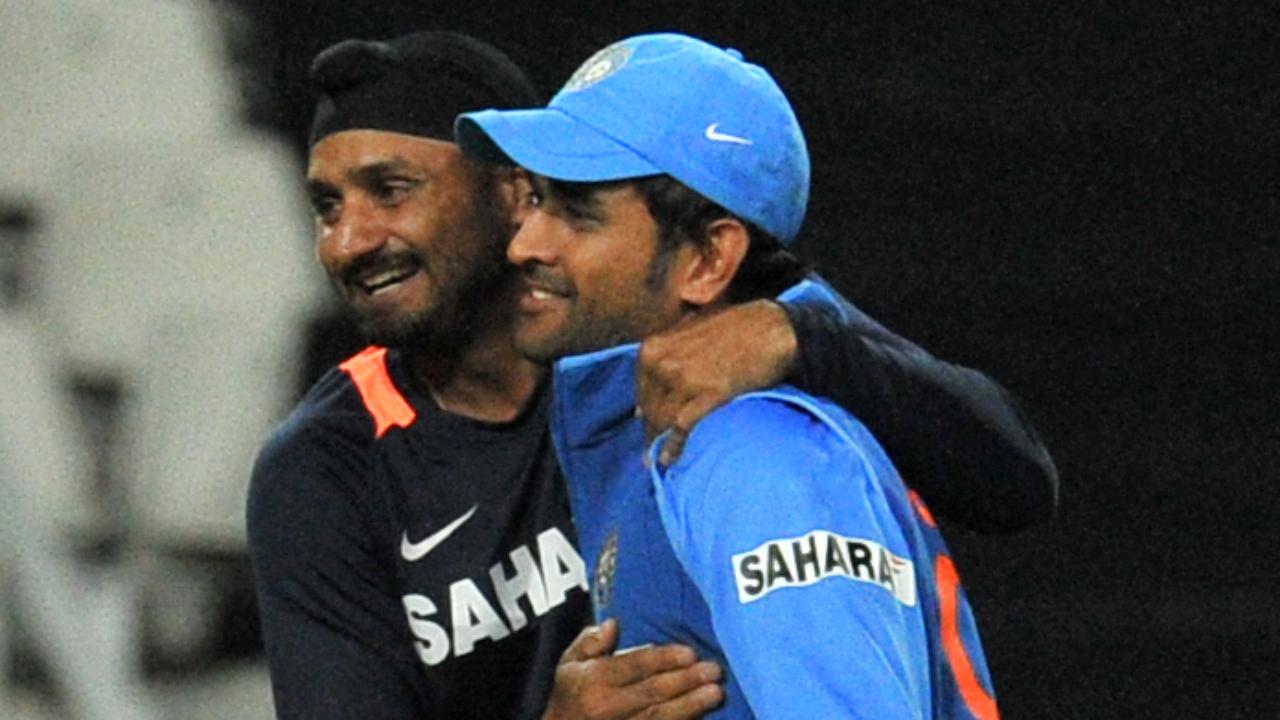 Business partners to 'strangers', how Dhoni-Bhajji's frienship faded over time