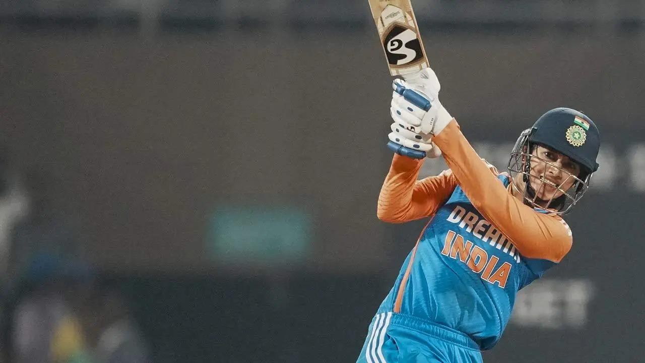 Unstoppable Smriti Mandhana takes India to 314/9