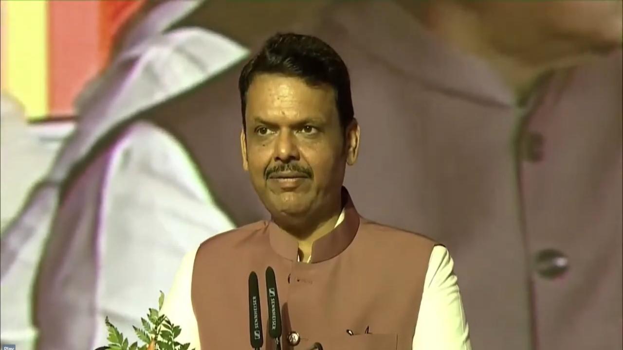 Fadnavis sworn-in as CM; Eknath Shinde, Ajit Pawar take oath as his deputies 