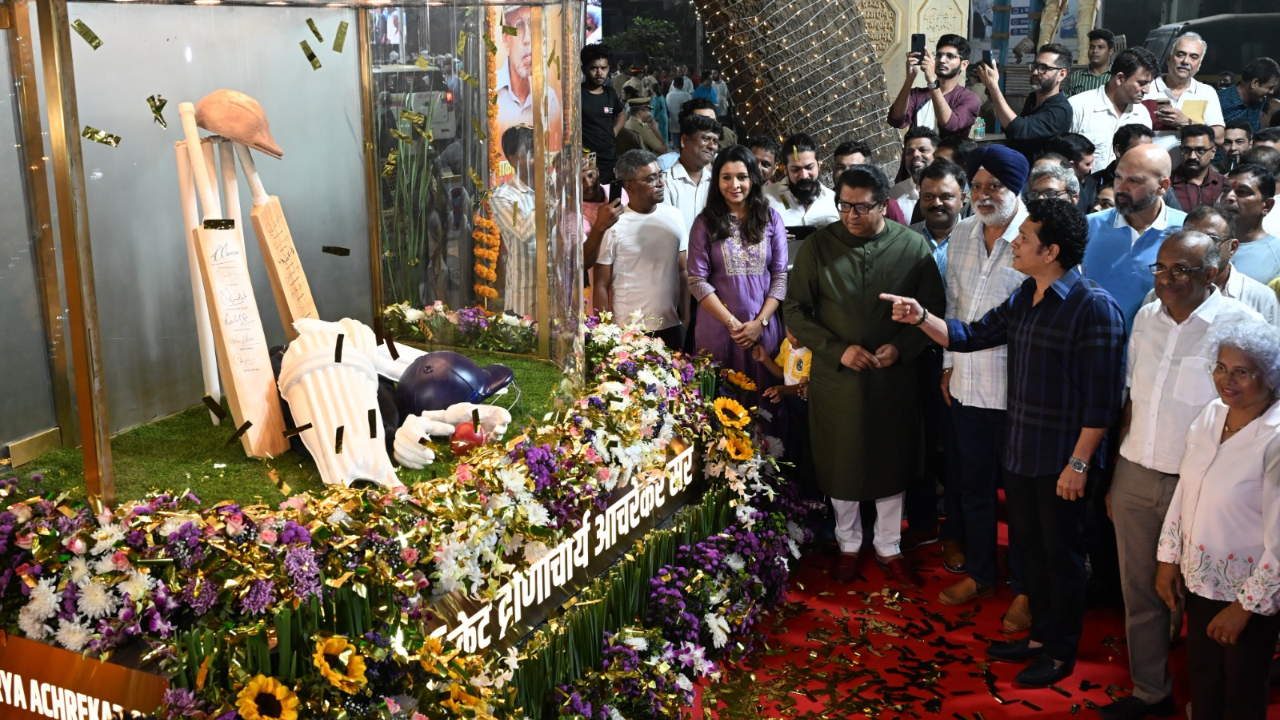 Team India's legendary batsman Sachin Tendulkar made his presence at Shivaji Park in Mumbai to inaugurate his late cricket coach Shri. Ramakant Achrekar's memorial