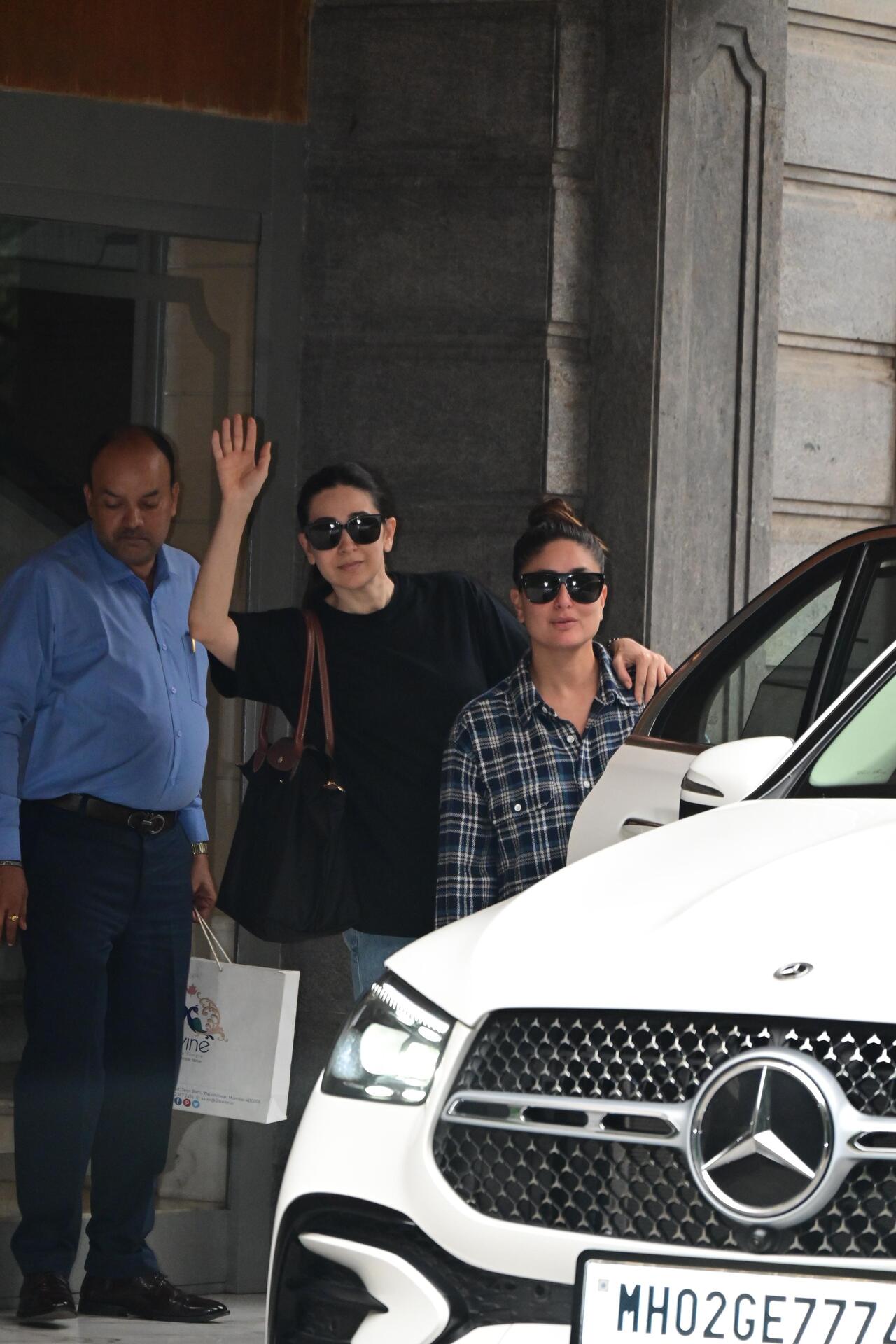 Sisters Kareena Kapoor and Karisma Kapoor were spotted at their parents’ home. 