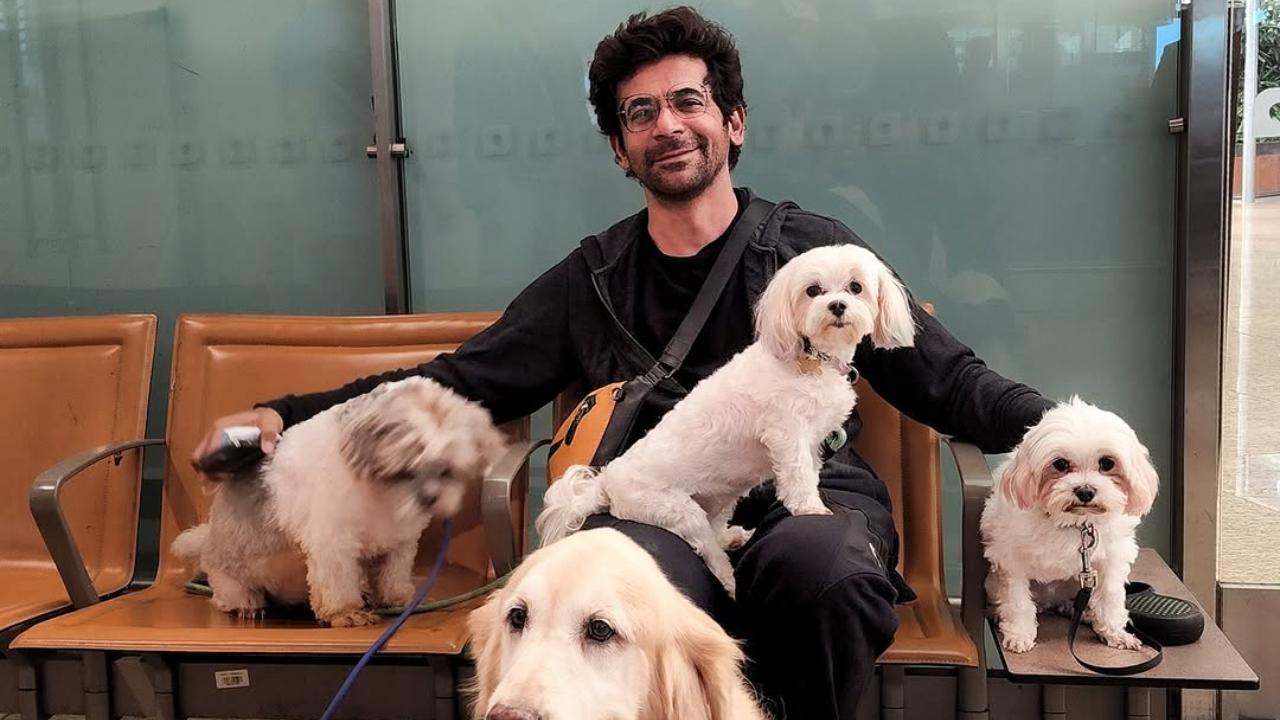 Comedian Sunil Grover posts with his 'kaarvaan' of furry friends