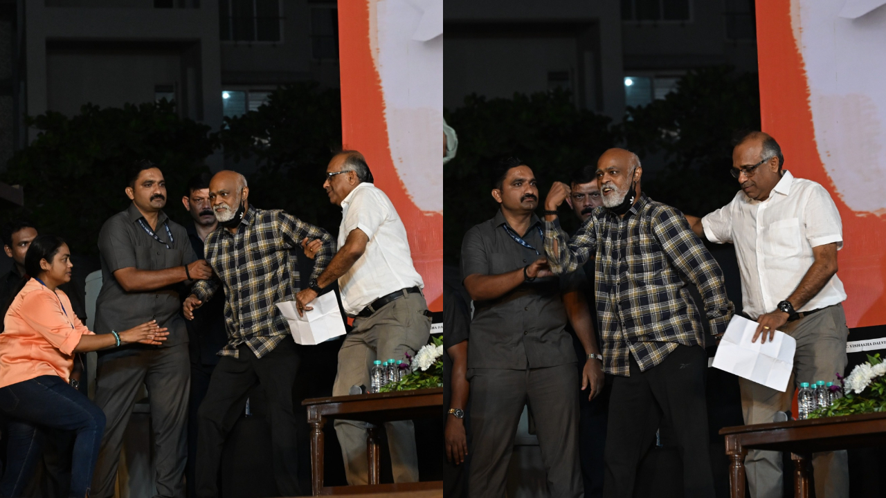 Other than Sachin, another famous Ramakant Achrekar's famous student, Vinod Kambli was also seen at the event