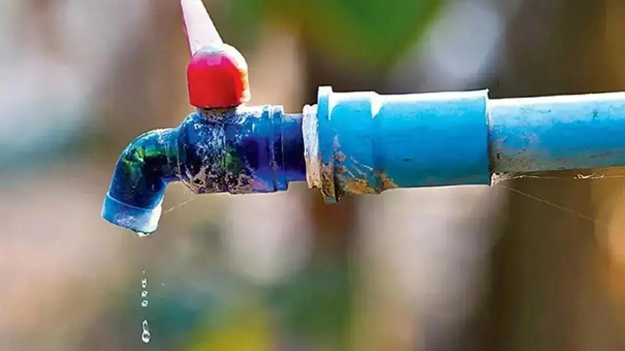 Water supply hit in Bandra after major leakage surfaces in pipeline