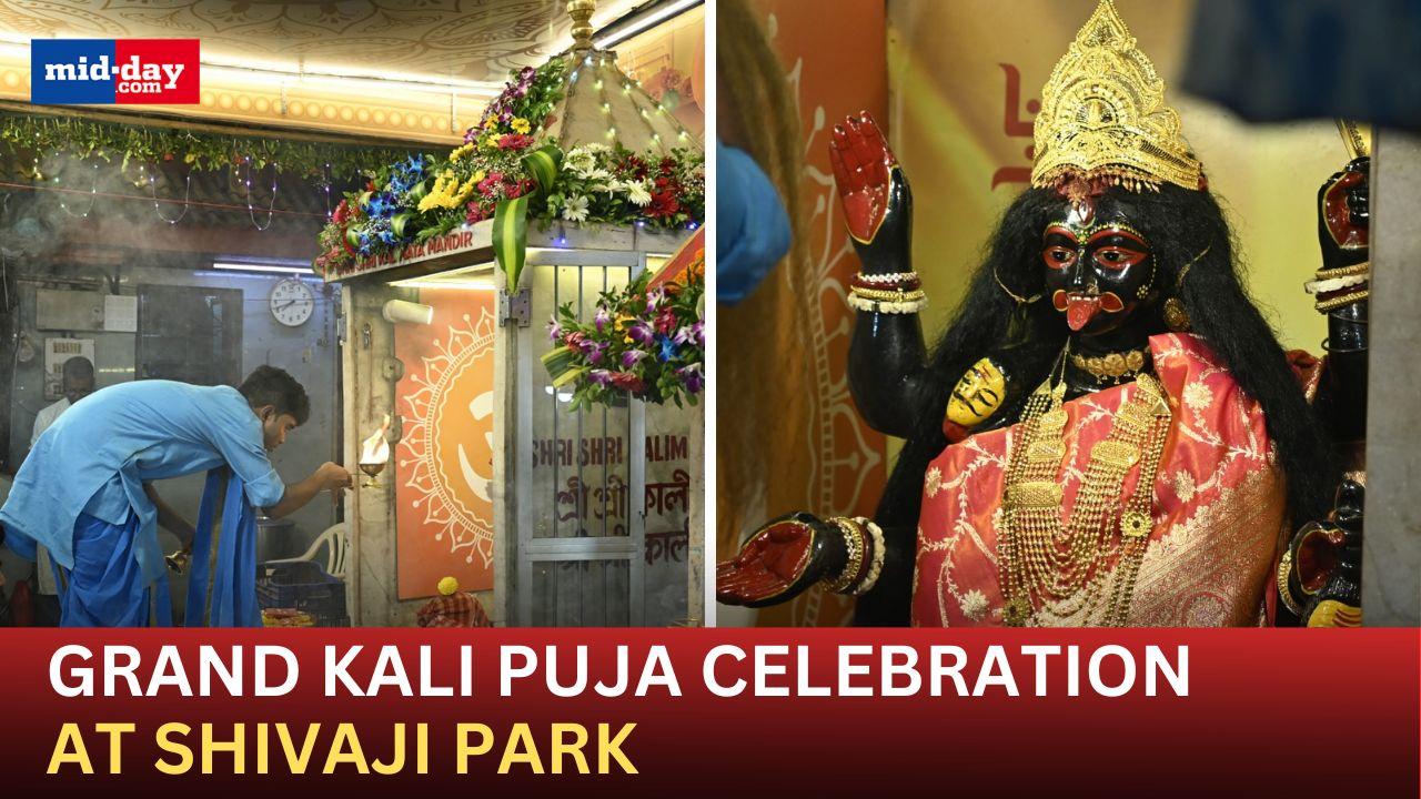 MUMBAI: Bengali community celebrates Kali Puja at Kali Mata Temple, Shivaji Park