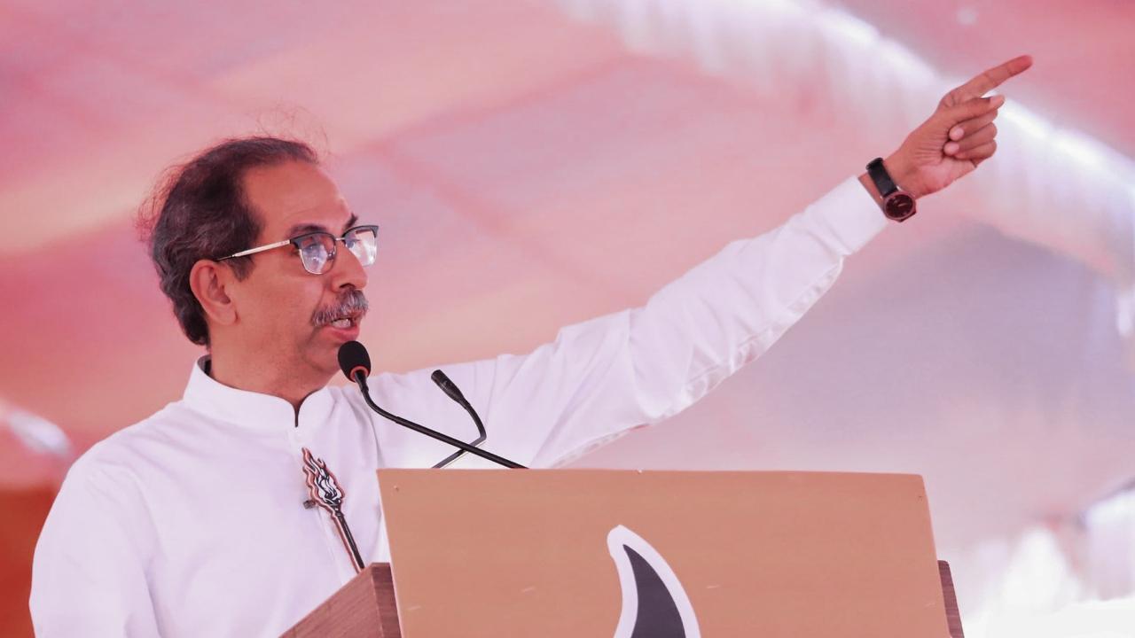 Amid bag checking row, Uddhav's convoy stopped at Maharashtra-Goa border