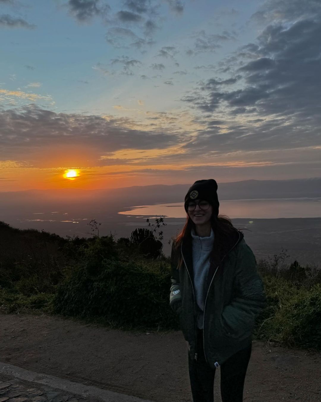 The beautiful sunset in the background will make you fall in love with the scenic beauty of the place. We’re sure that the smile on Ananya's face says it all