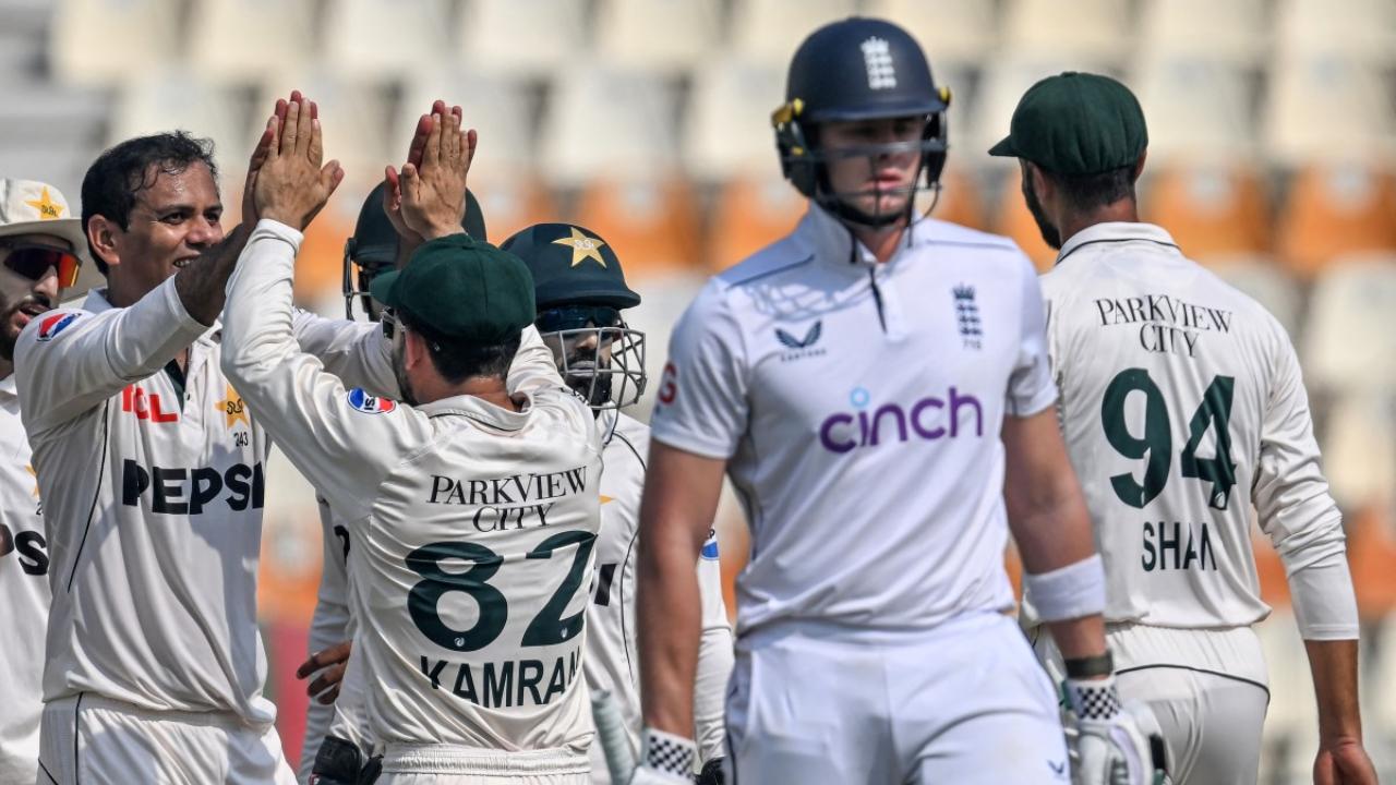 Pakistan crush England in second Test to set up series decider