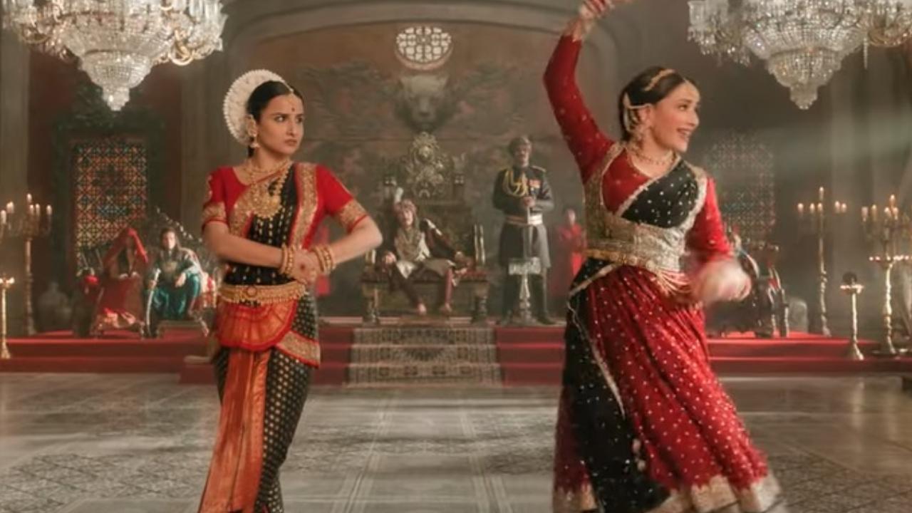 Vidya Balan, Madhuri Dixit's dance face-off to 'Ami Je Tomar 3.0' out now, watch