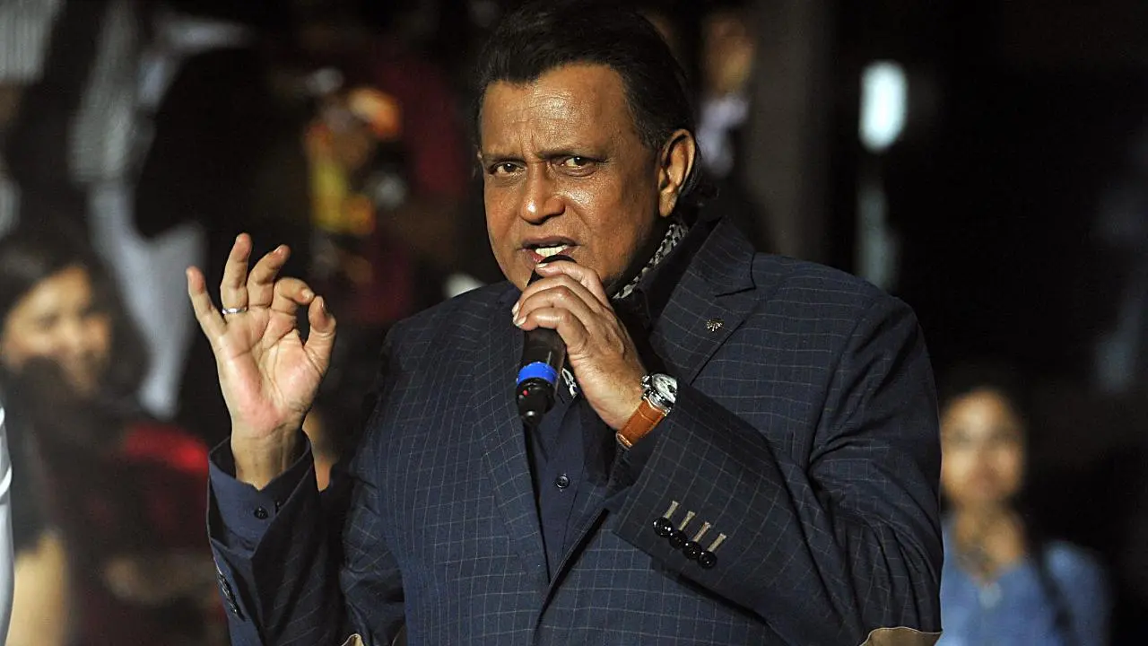 Mithun Chakraborty, who was wearing an arm brace in his right hand, received a standing ovation from the A-list gathering as he received the Dadasaheb Phalke Award. Read More