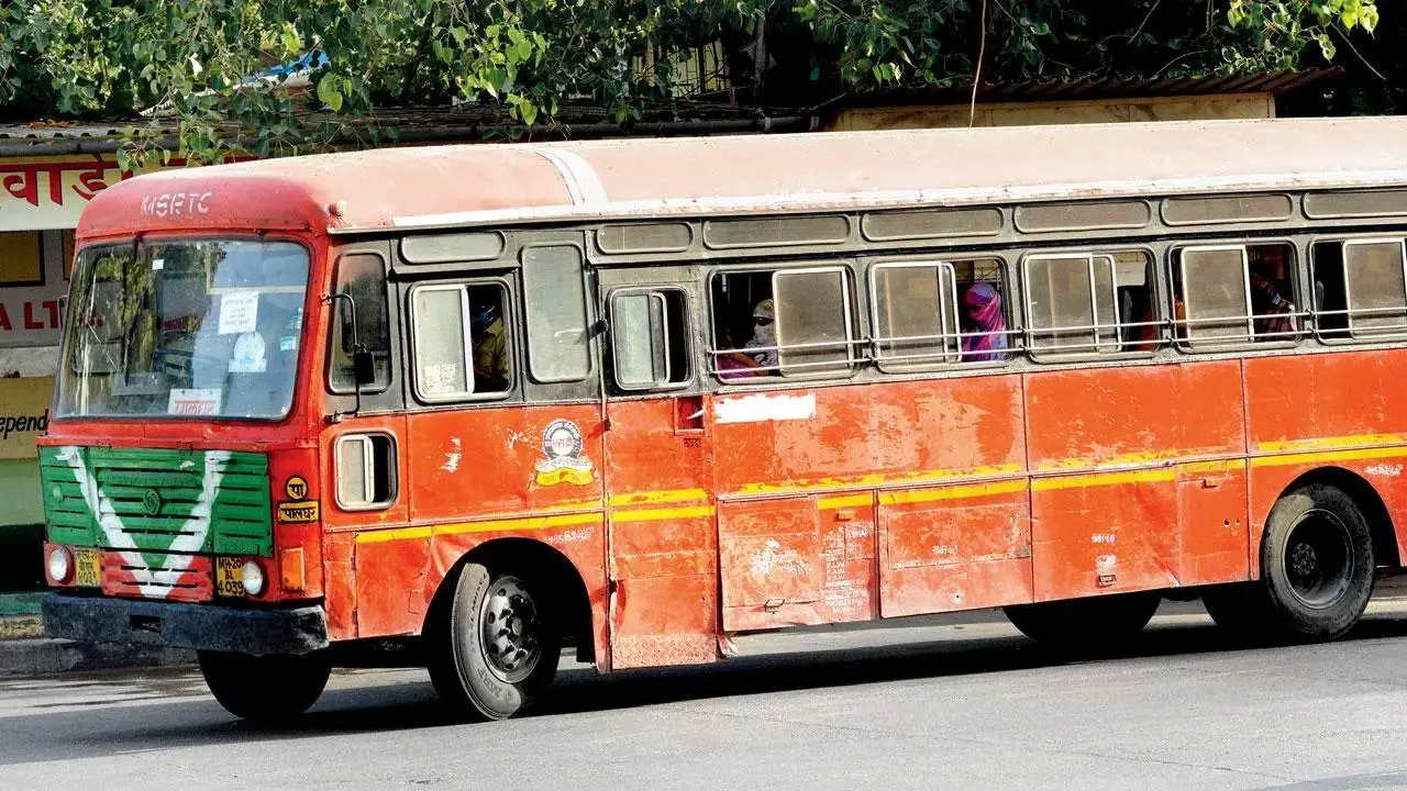 MSRTC bus hits metro pillar in Thane; eight sustain minor injuries