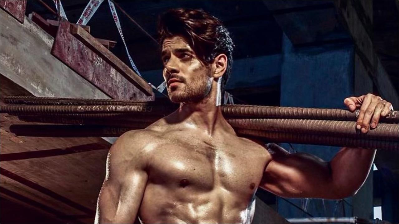 After debuting with Athiya, Sooraj Pancholi to share screen with Suniel Shetty