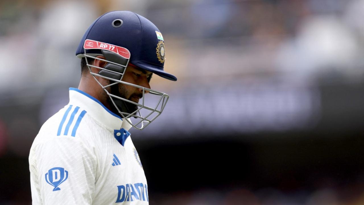 India slip to 107 for four at tea on Day 1